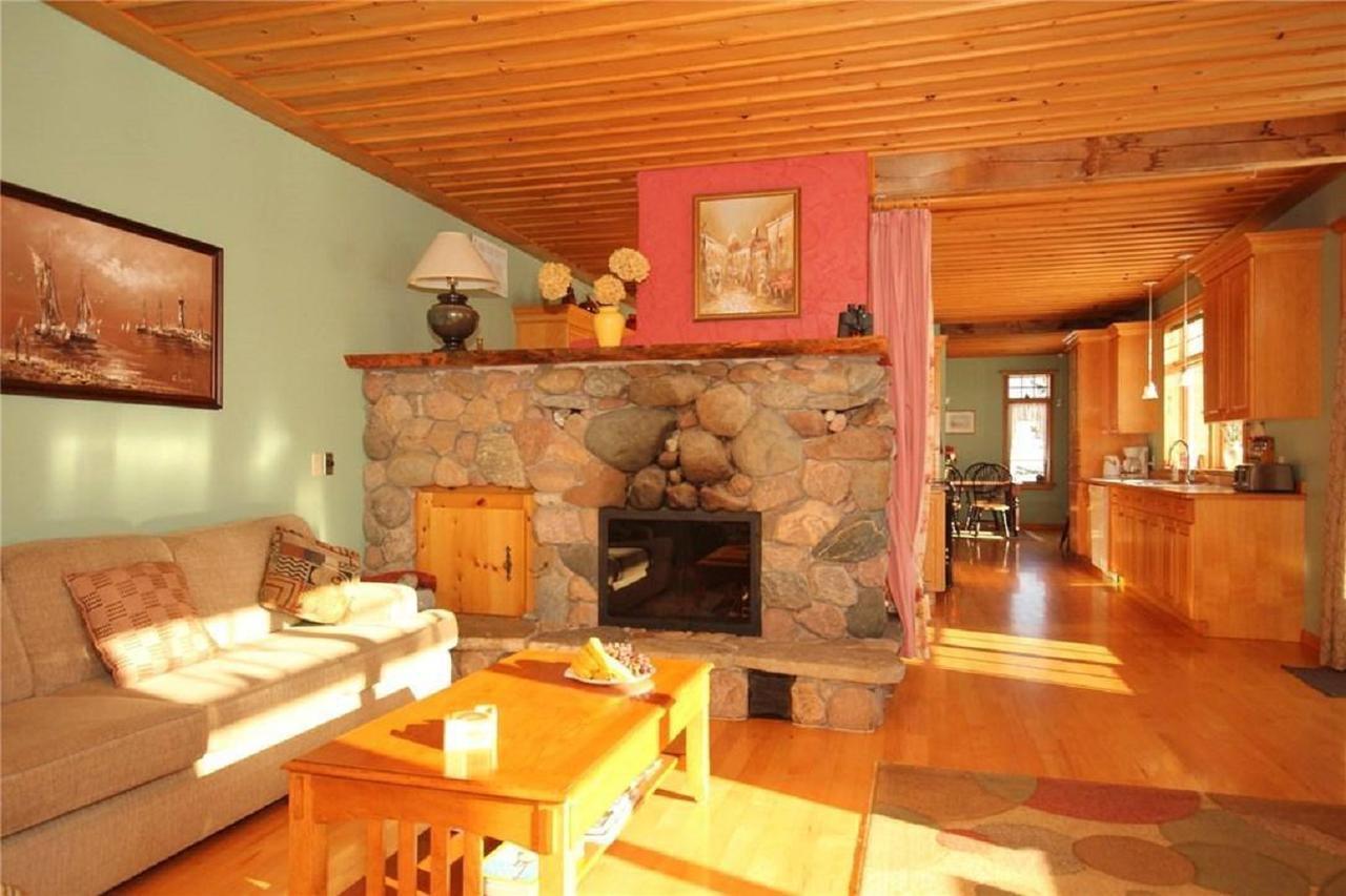 Rock Hill Bed & Breakfast Sharbot Lake Kültér fotó